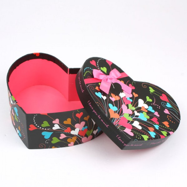 Colorful Heart Shape Gift Box For Packing Valentine's Day Gifts